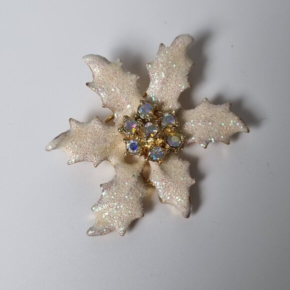 Vintage Festive Poinsettia Rhinestone Pin - Picture 2 of 3